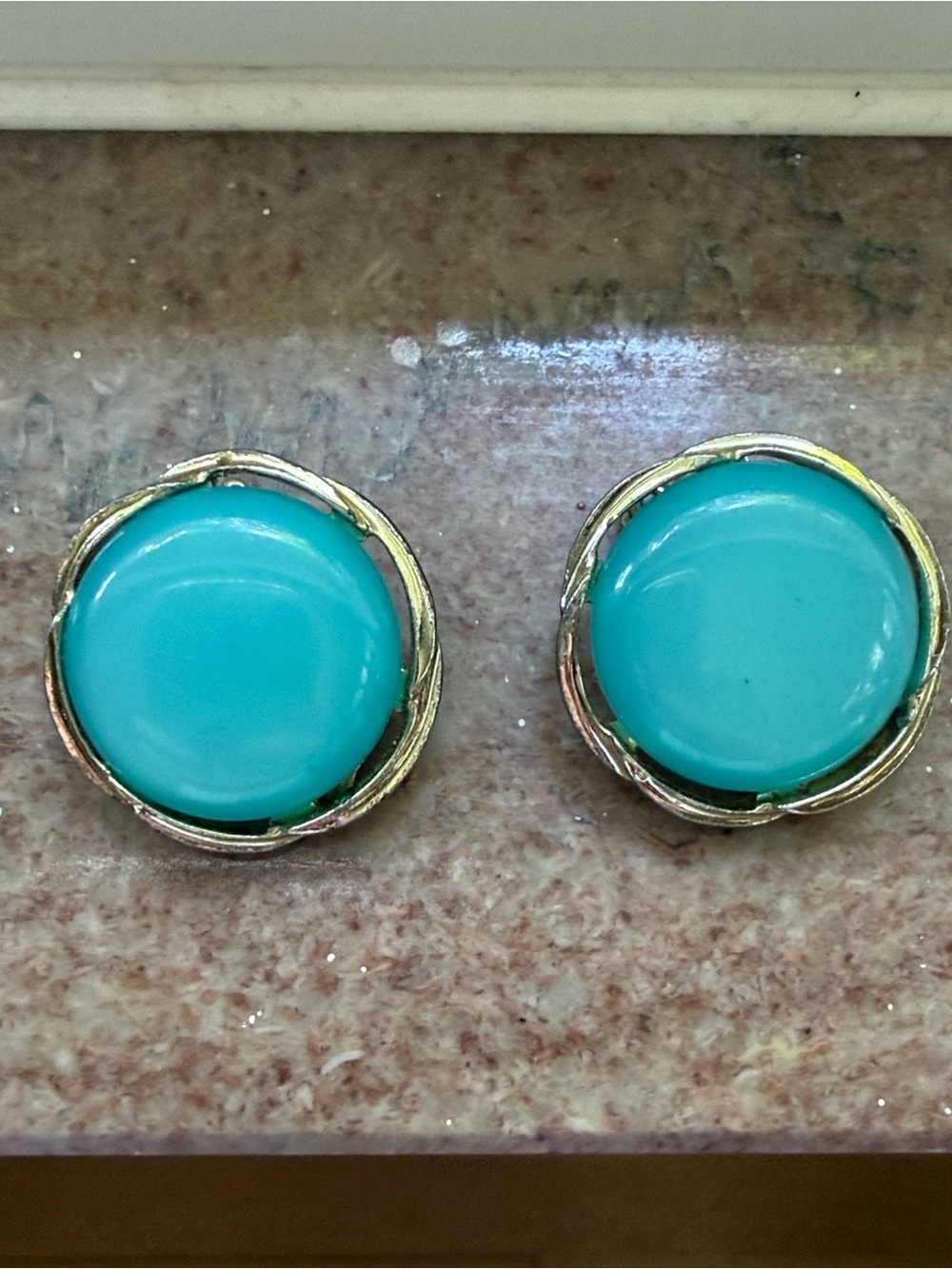 Lisner Vintage Turquoise Thermoset Cabochon Gold-Tone Clip Earrings